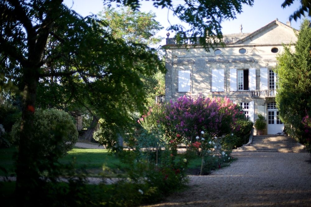 Château Latour Segur Suites & Spa -1 estrelas em Lussac