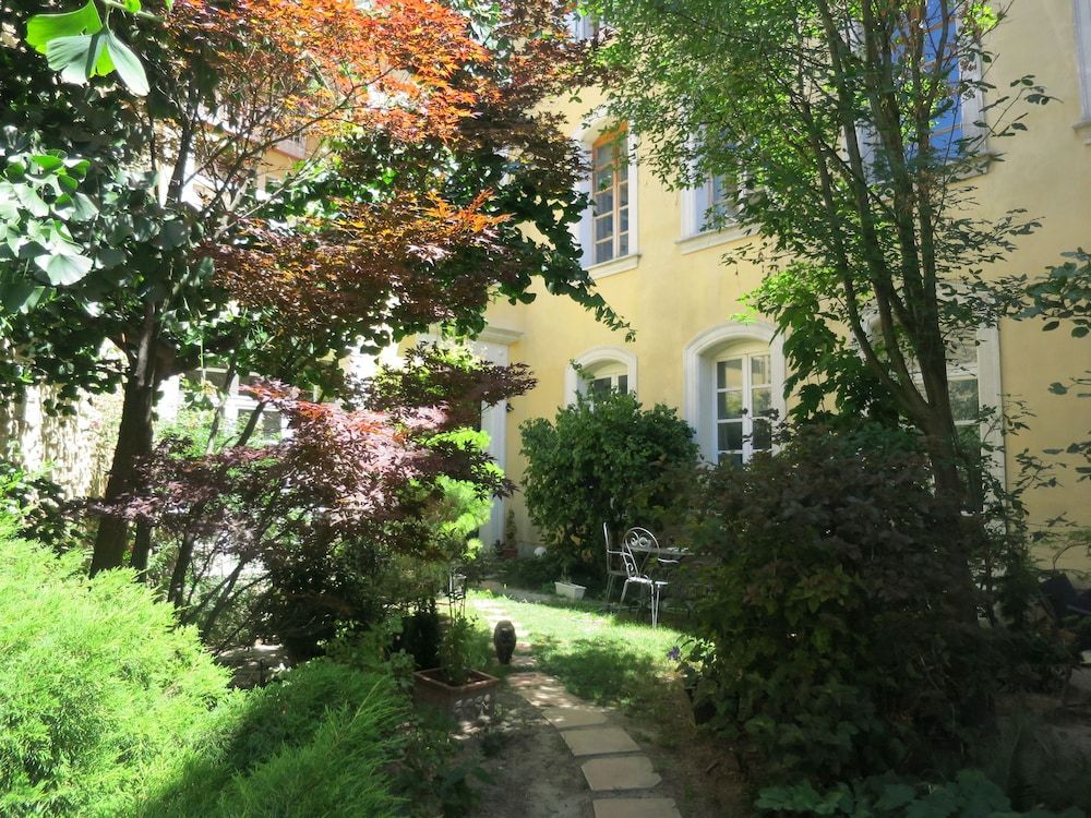 Entre vignes et dentelles -1 étoiles à Courthézon