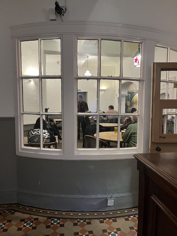 Tontine Hotel & Bar 2