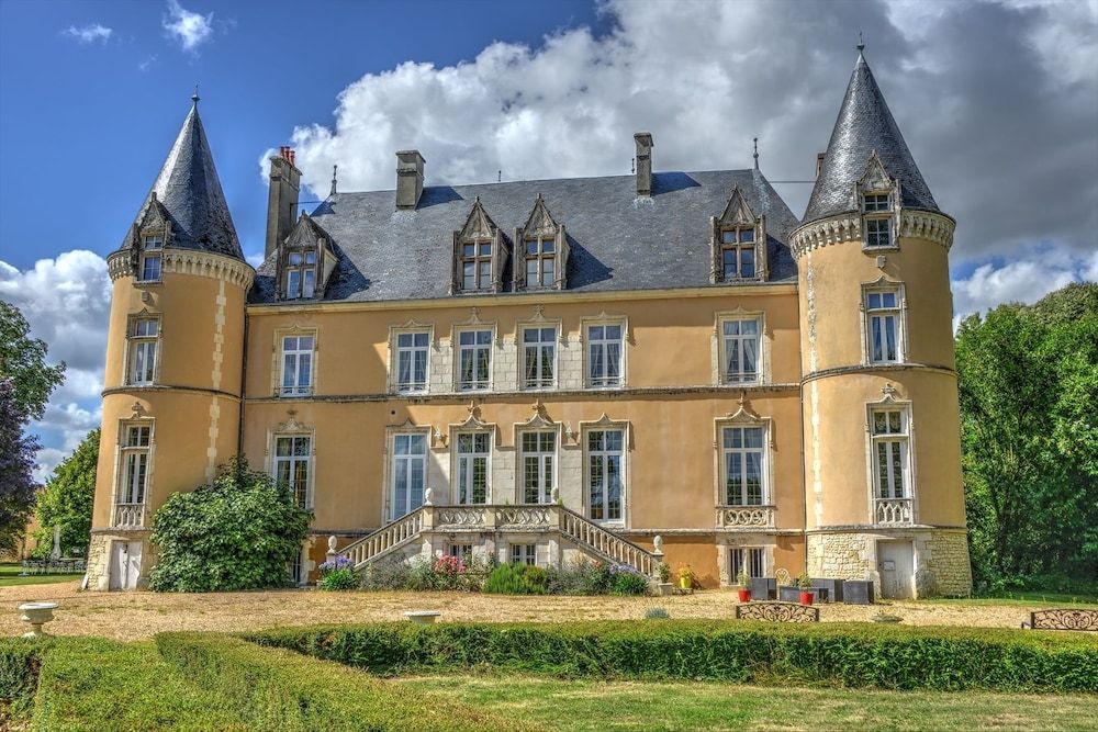 Château de Blavou -1 estrelas em Saint-Denis-sur-Huisne