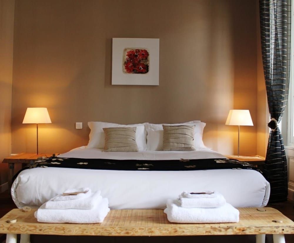 Maison Charles Maurice -1 étoiles à Chalais