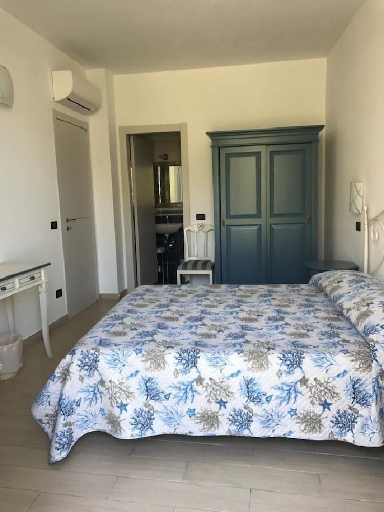 Sandra Villa Rooms -1 estrelas em Corniglia