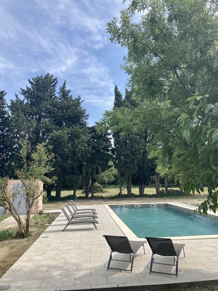 Mas Du Petit Claux -1 estrelas em Barbentane