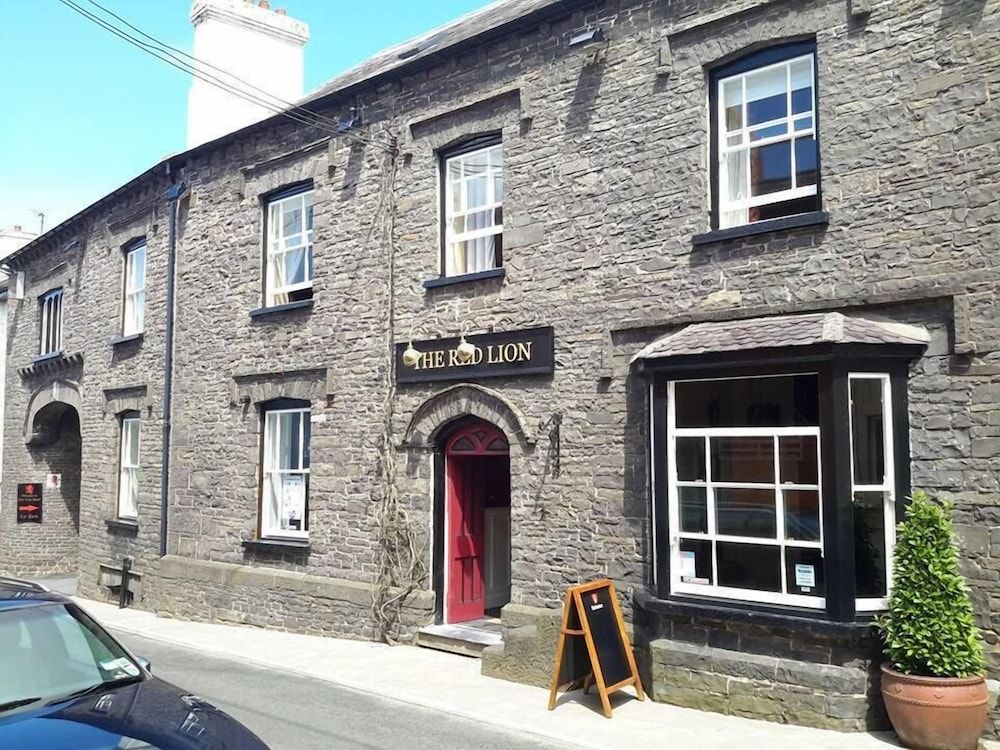 The Red Lion Hotel -1 estrelas em Llangadog