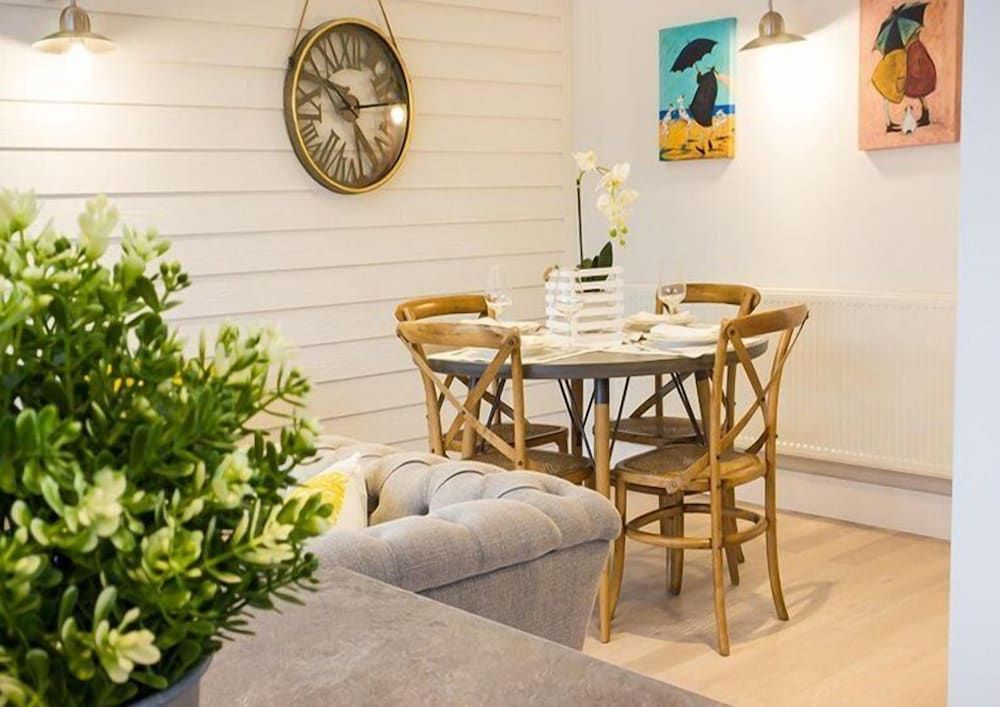 The Bay Colwell -1 estrelas em Freshwater