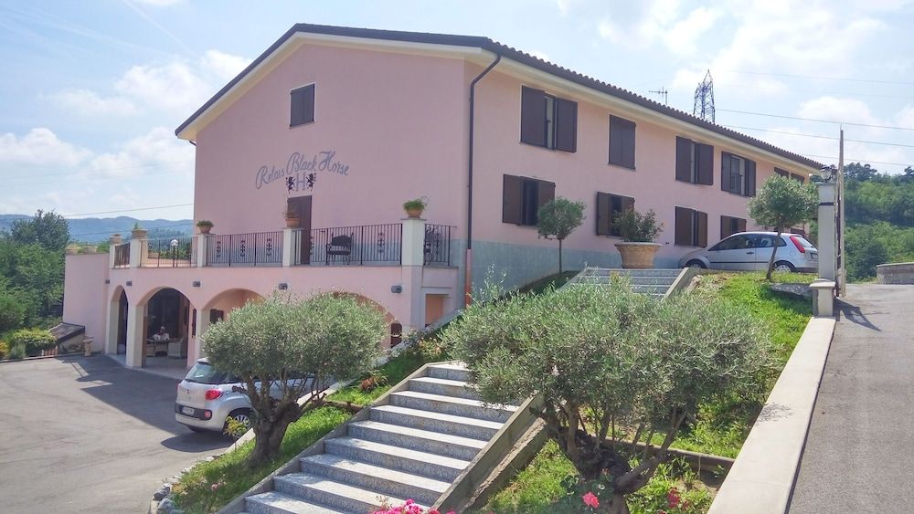 Relais Black Horse 3 étoiles à Millesimo