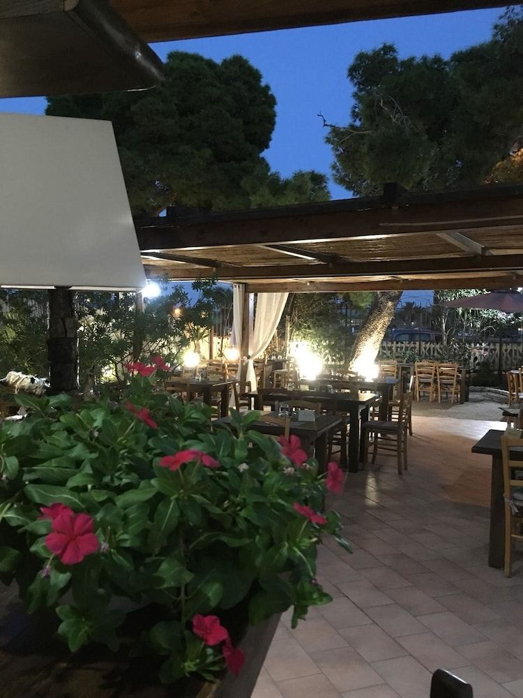 La Medusa -1 estrelas em Porto Pino