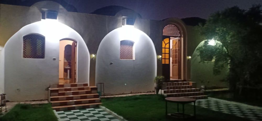 Ahmed Safari Camp & hotel 2