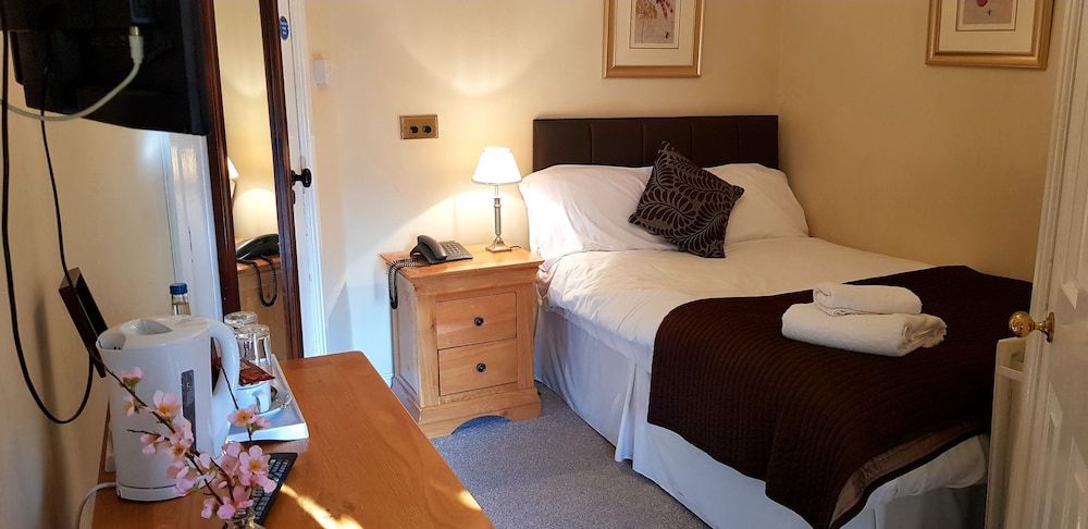 OYO Blenheim House 3