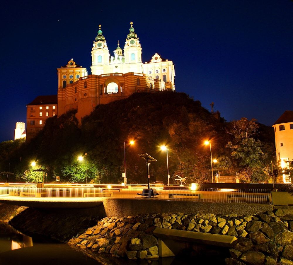 GOLDEN STAR - Premium Apartments -1 estrelas em Melk