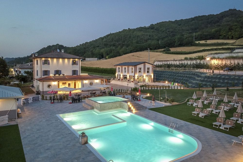 Borgopetra -1 estrelas em Sogliano al Rubicone