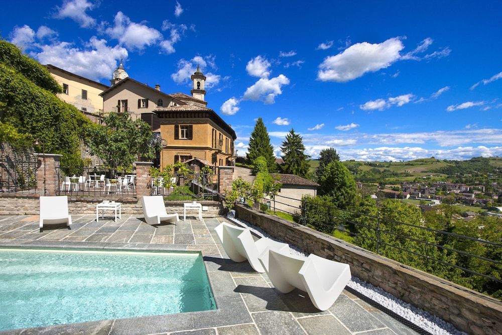 Relais Villa del Borgo -1 estrelas em Canelli