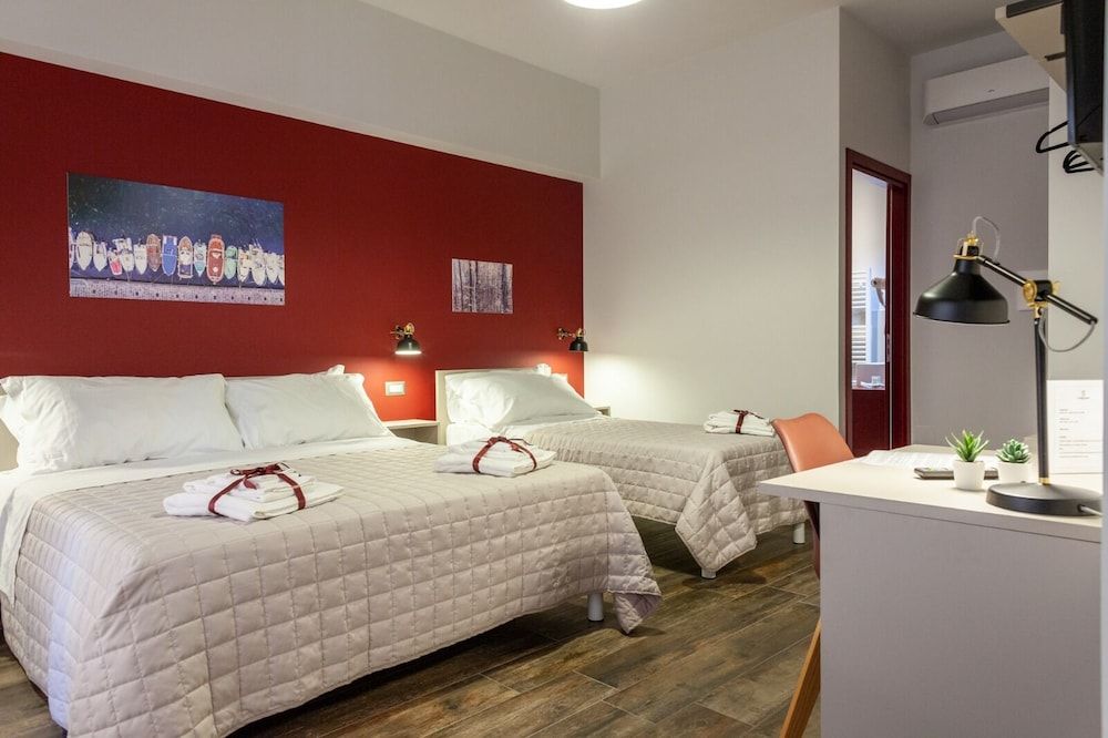 Five Rooms Brolo -1 estrelas em Brolo