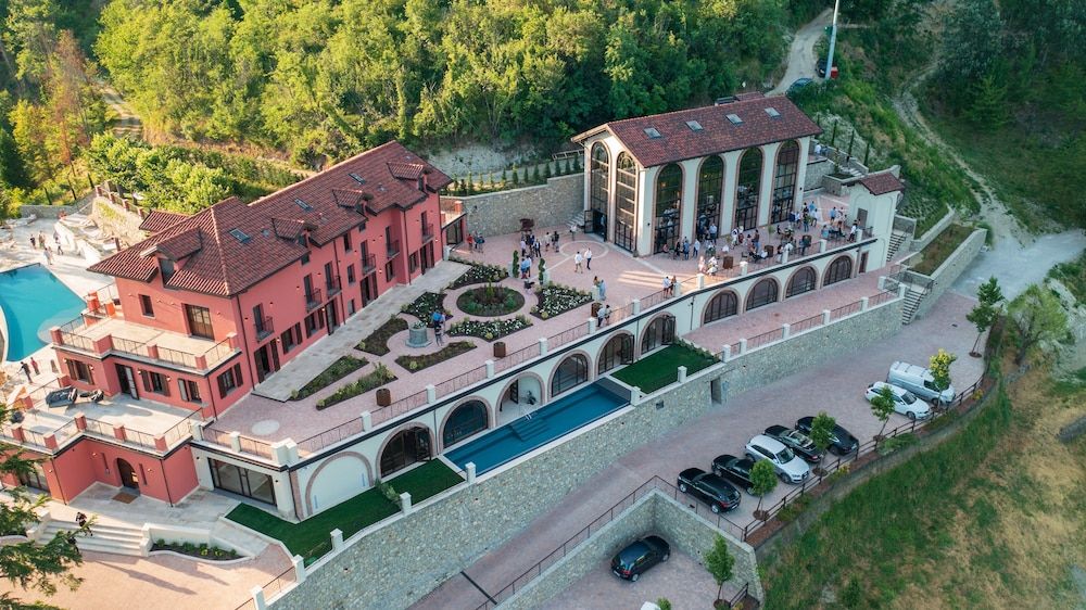 Nordelaia -1 estrelas em Cremolino