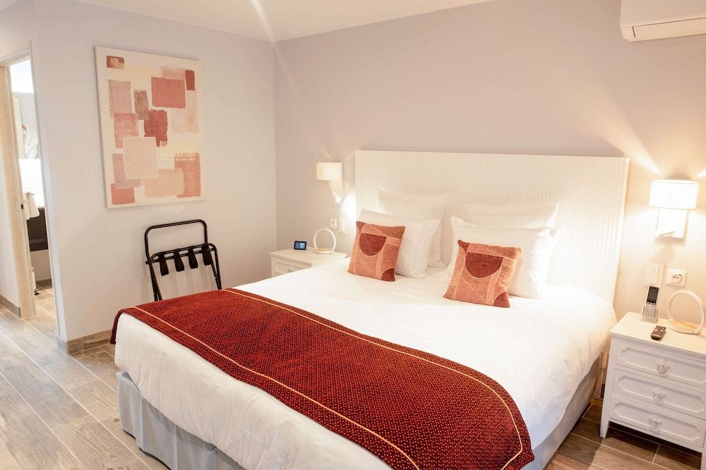 Domaine Ribiera, Hotel 5 Etoiles, SPA & Golf - Forcalquier 3