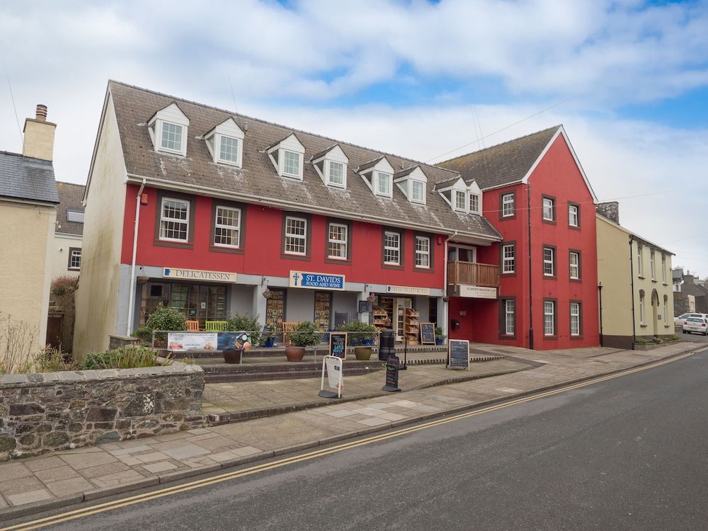 Galwad y Mor -1 estrelas em St. Davids