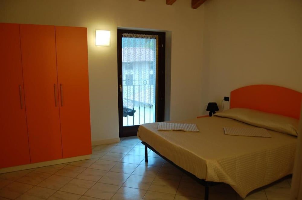 Double Room in Agriturismo Rocca Dei Marchesi - in Peaceful Area 3
