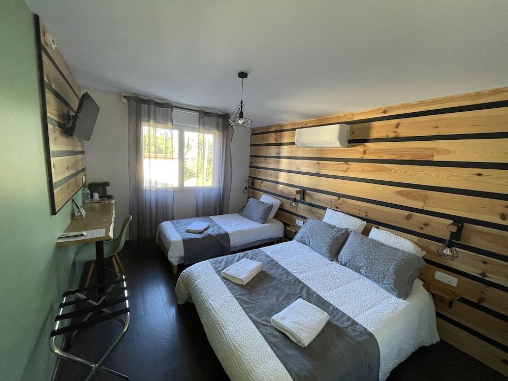 Logis Hôtel Paris-Madrid 2