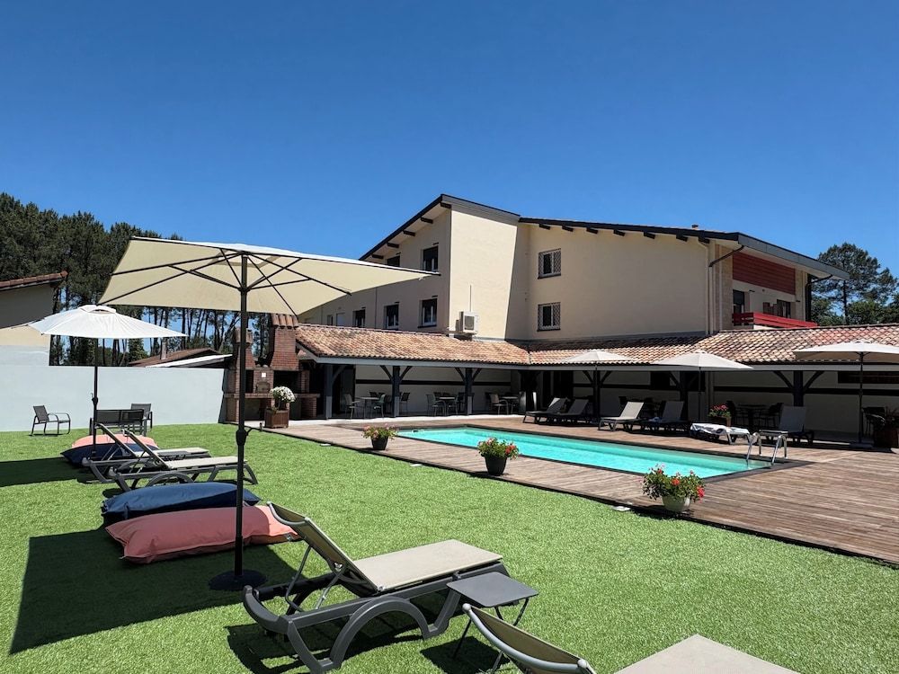 Logis Hôtel Paris-Madrid 2 estrelas em Lesperon