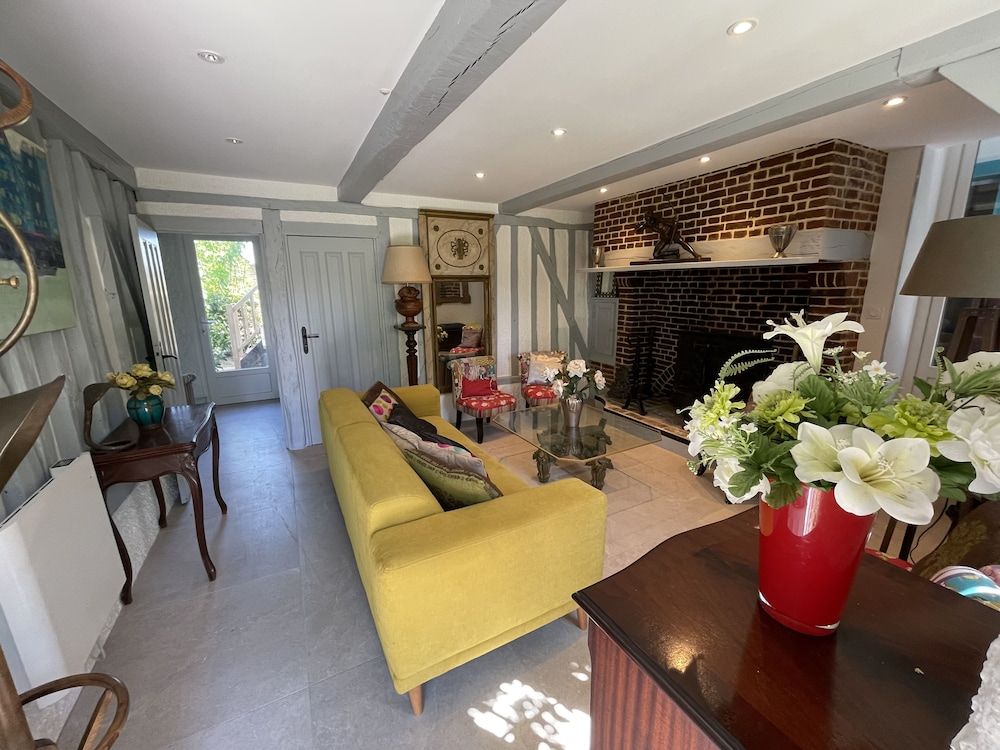 la Fontaine Romy -1 estrelas em Genneville