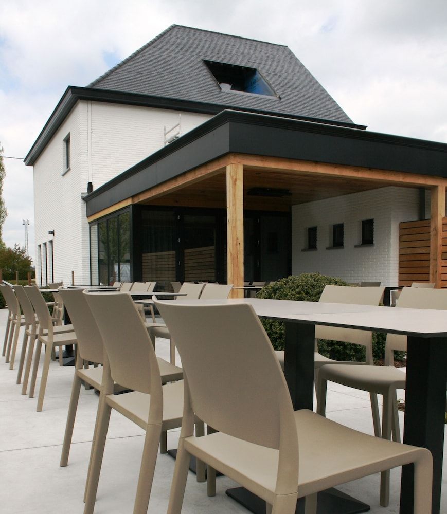 Quarante Cinq -1 stelle a Evergem