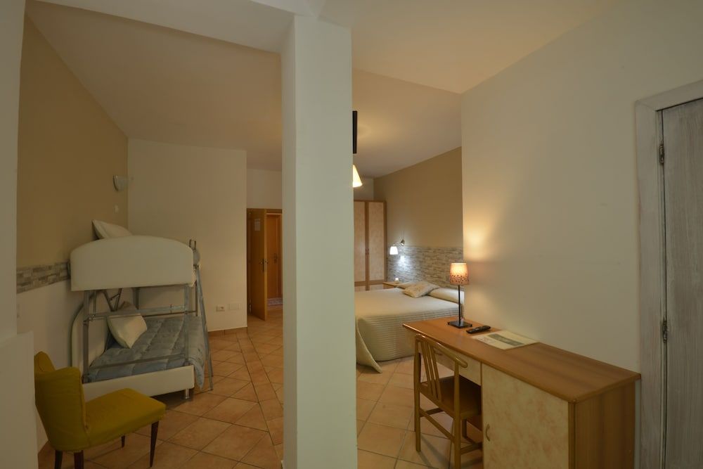 HOTEL PINETA RISTORANTE 3 estrelas em Campodonico