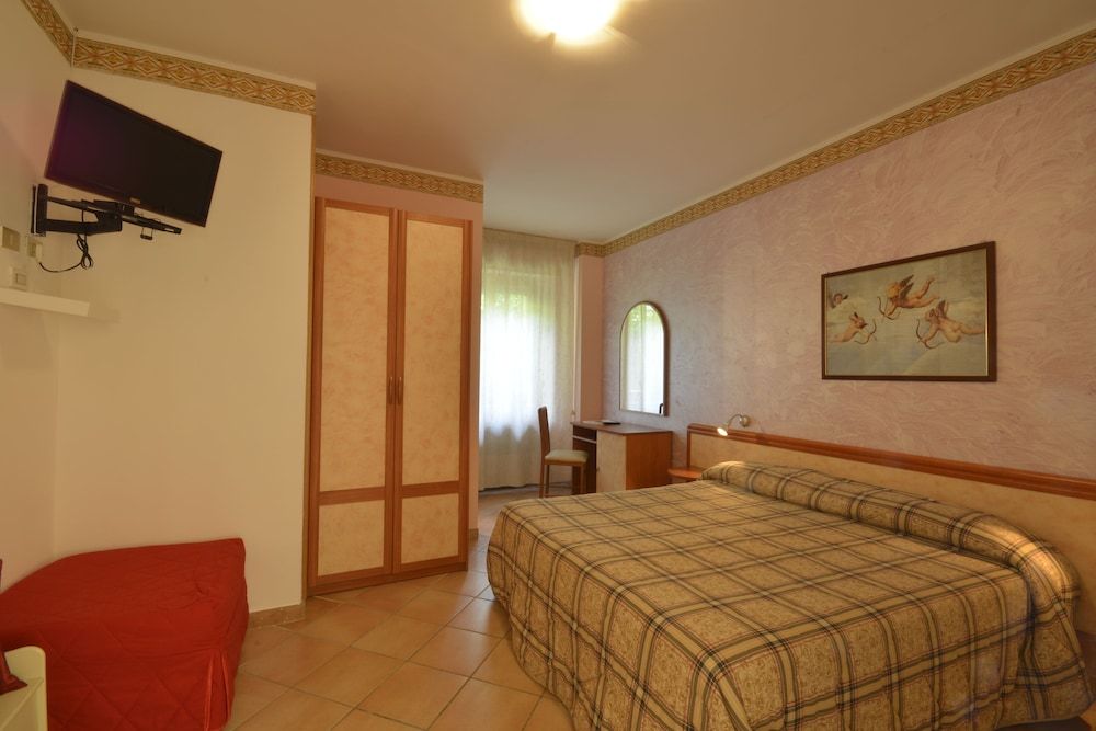 HOTEL PINETA RISTORANTE 3