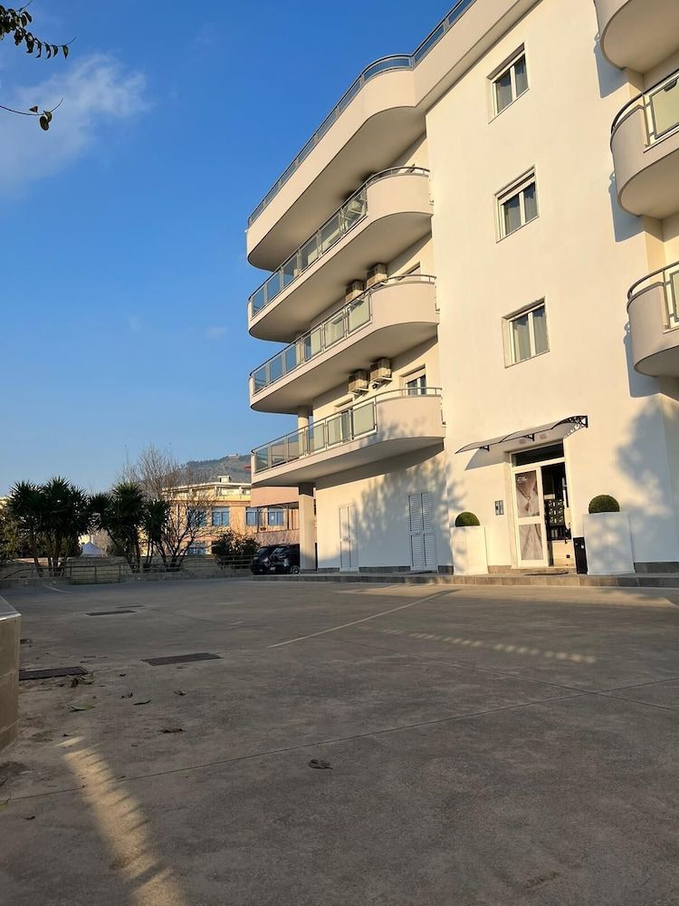 Albergo 3 Torri -1 étoiles à Maddaloni