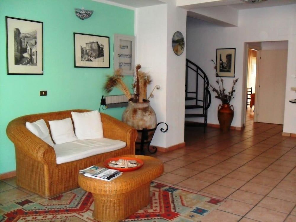 La Grotta -1 estrelas em SantʼAlessio Siculo