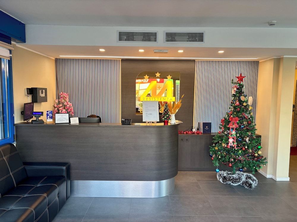 BLU HOTEL 4 4 S.R.L. 2