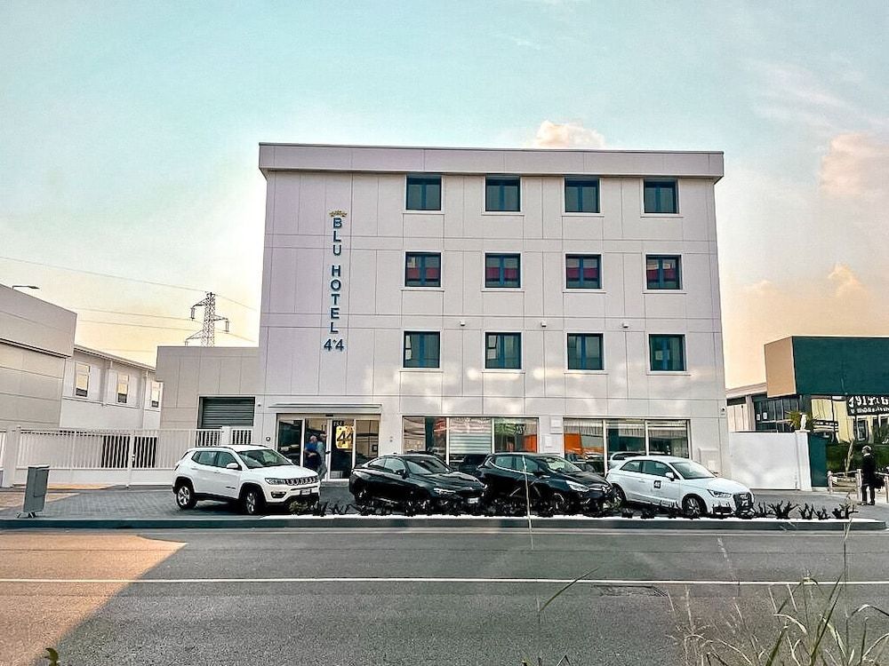 BLU HOTEL 4 4 S.R.L. 3 estrelas em Buccinasco