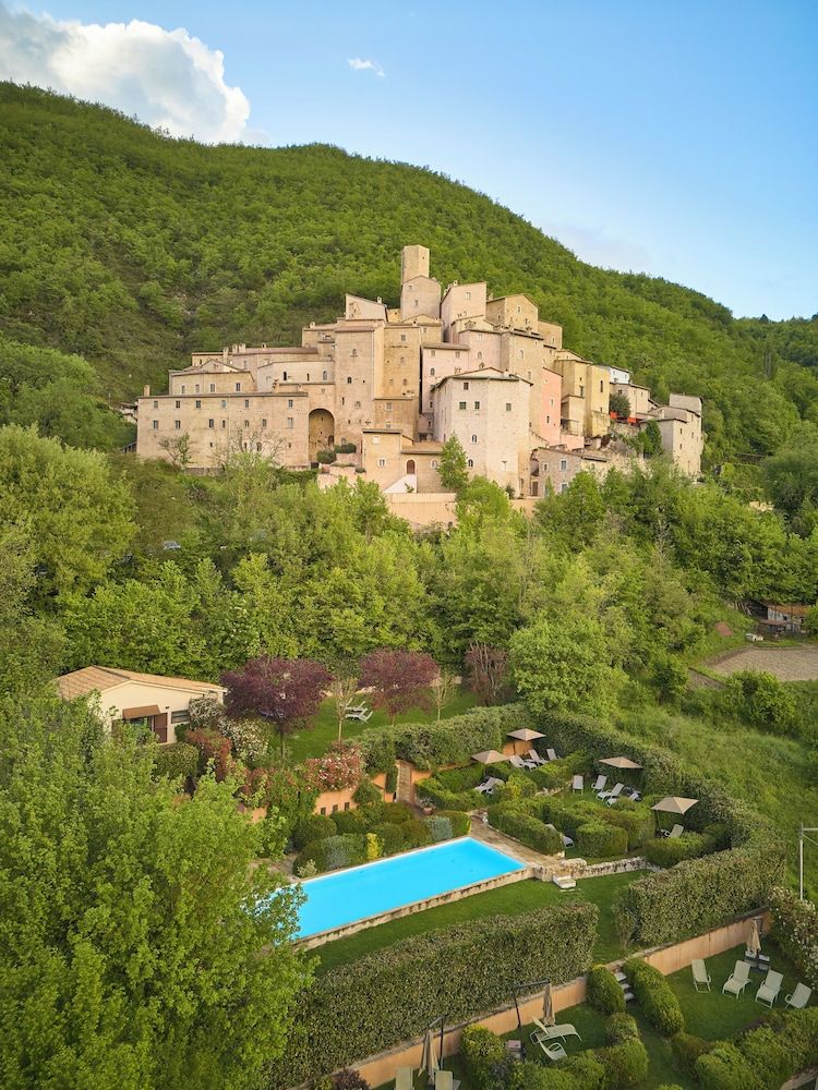 Castello di Postignano Relais 4 estrellas en Sellano