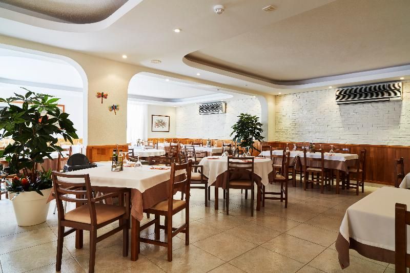 Invisa Aparthotel Casa Luis 4 estrellas en Santa Eulalia del Río