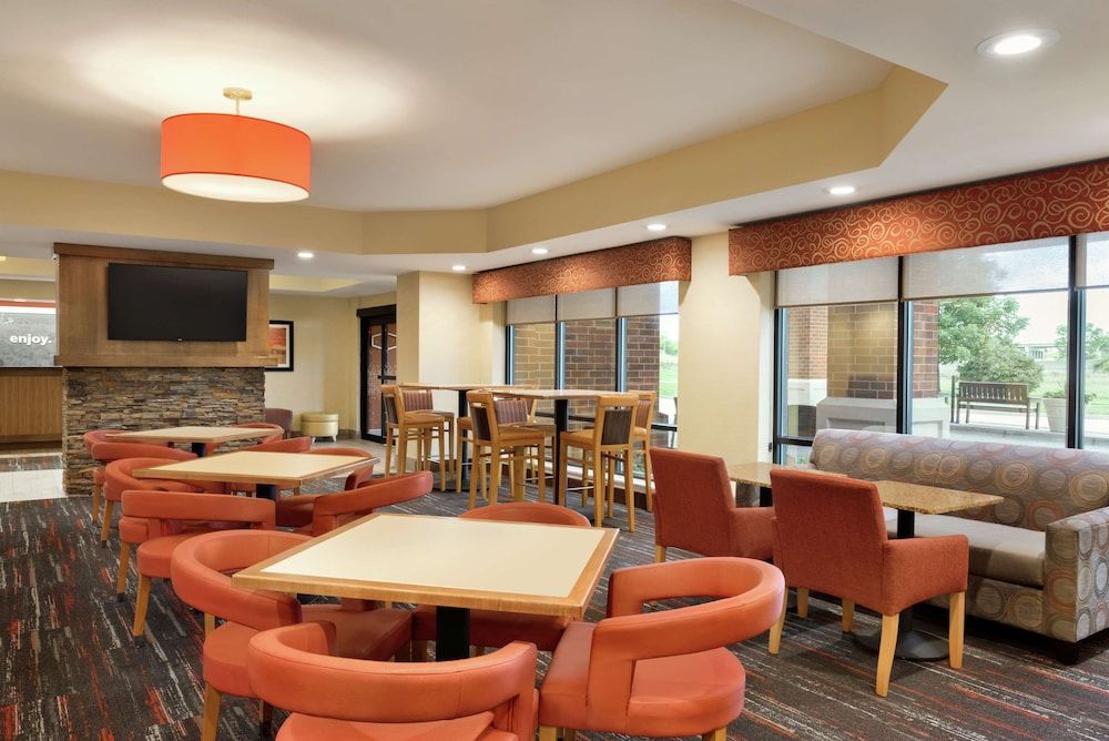 Hampton Inn West Des Moines Lake Drive 3