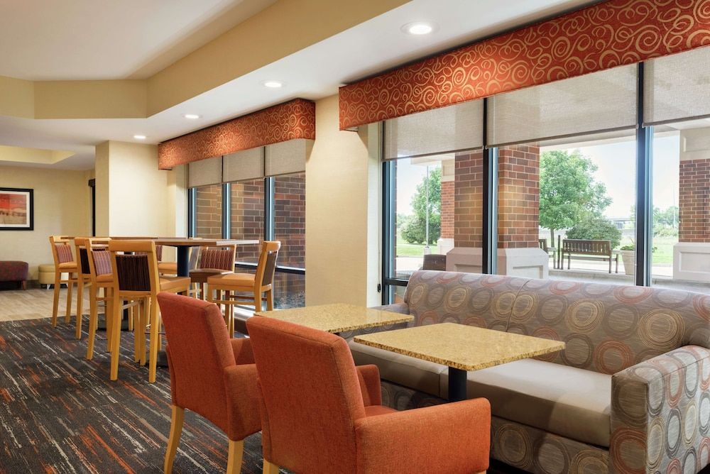 Hampton Inn West Des Moines Lake Drive 2