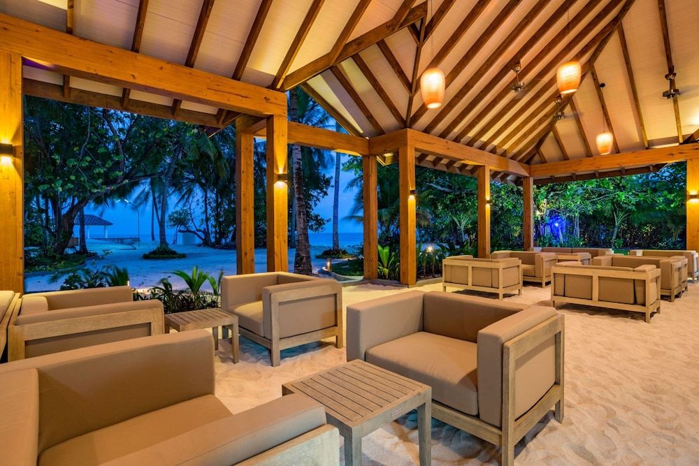 Fiyavalhu Resort Maldives 2