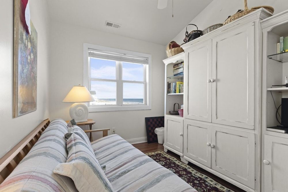 Suncatcher 4 Bedroom Home by RedAwning 2
