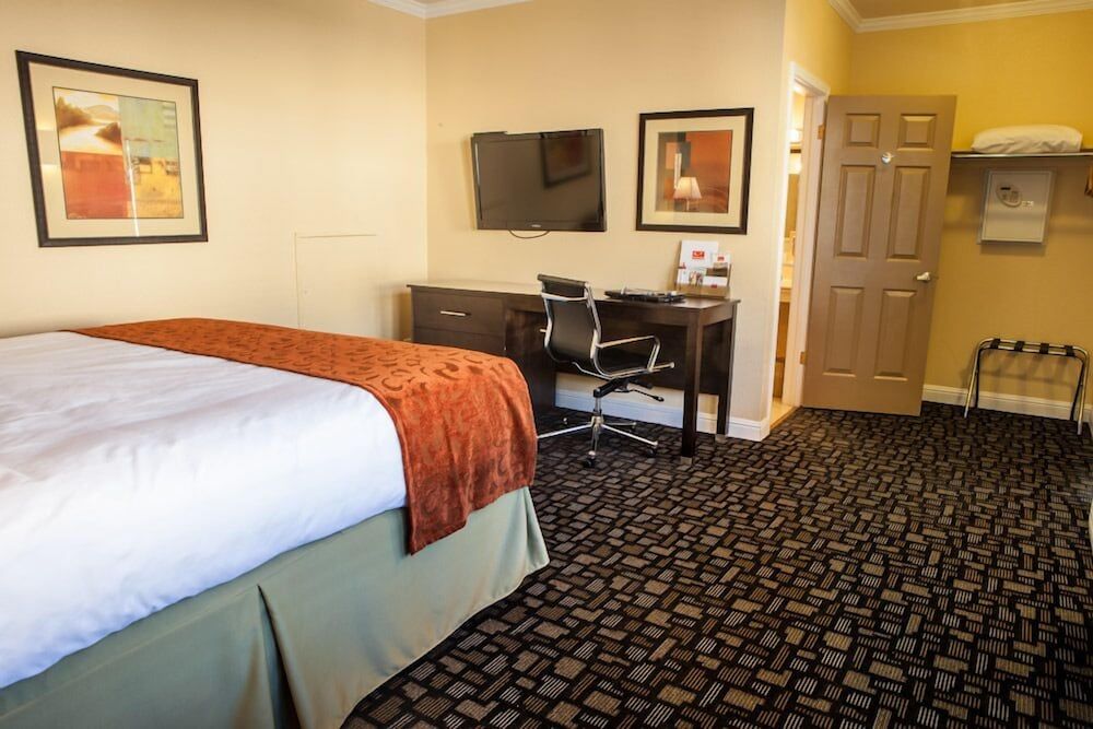Marinwood Inn & Suites 3