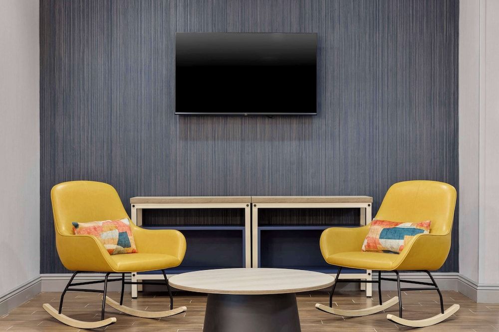 Spark by Hilton Newcomerstown 2
