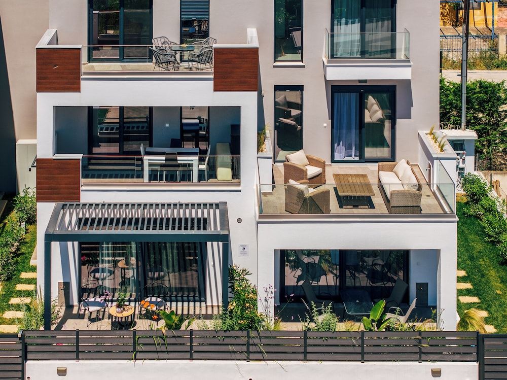 Kleoniki Residential Complex -1 estrellas en Ofrinion