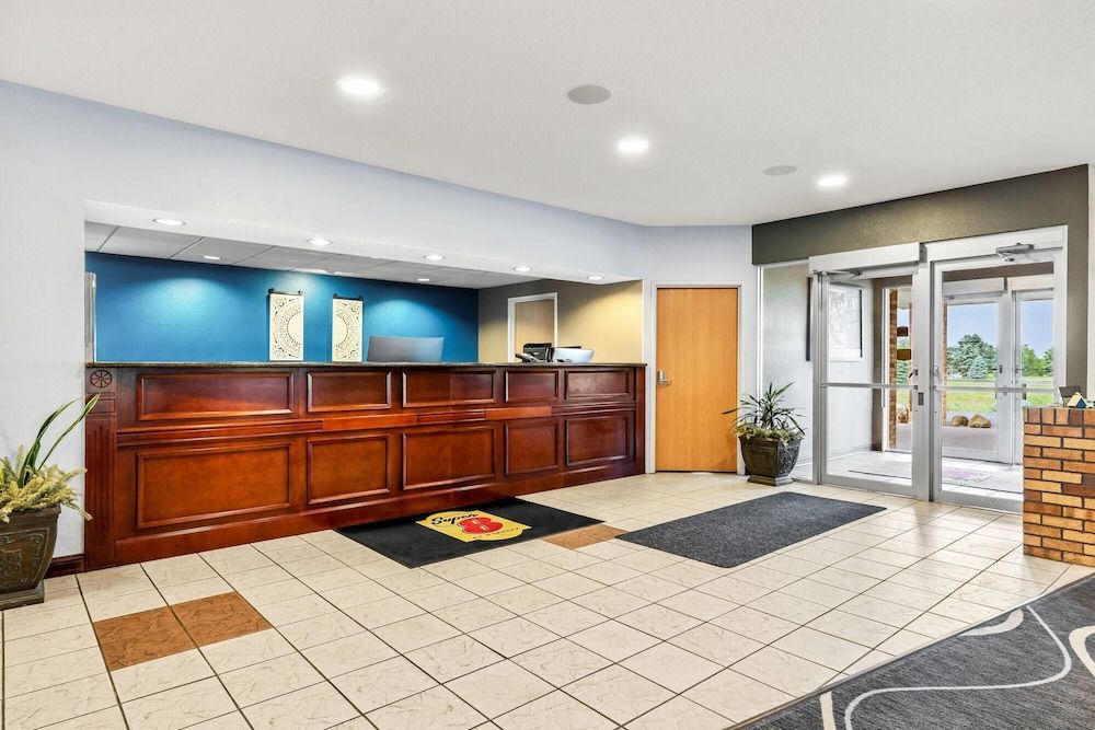 Super 8 by Wyndham Osseo WI 2