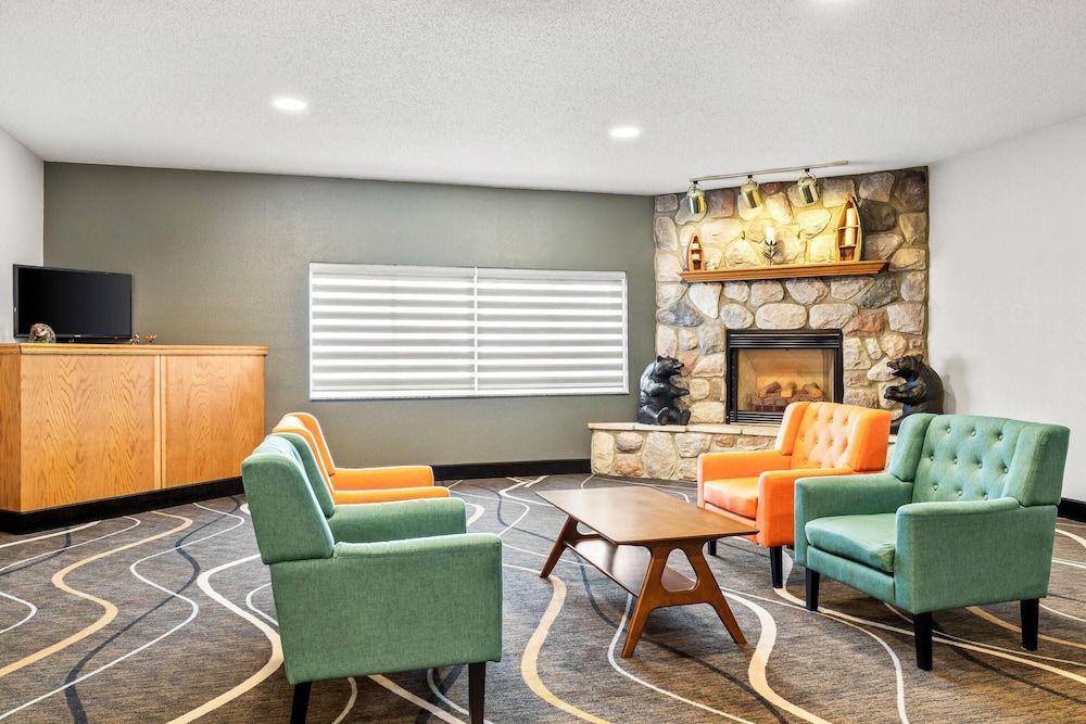 Super 8 by Wyndham Osseo WI 3