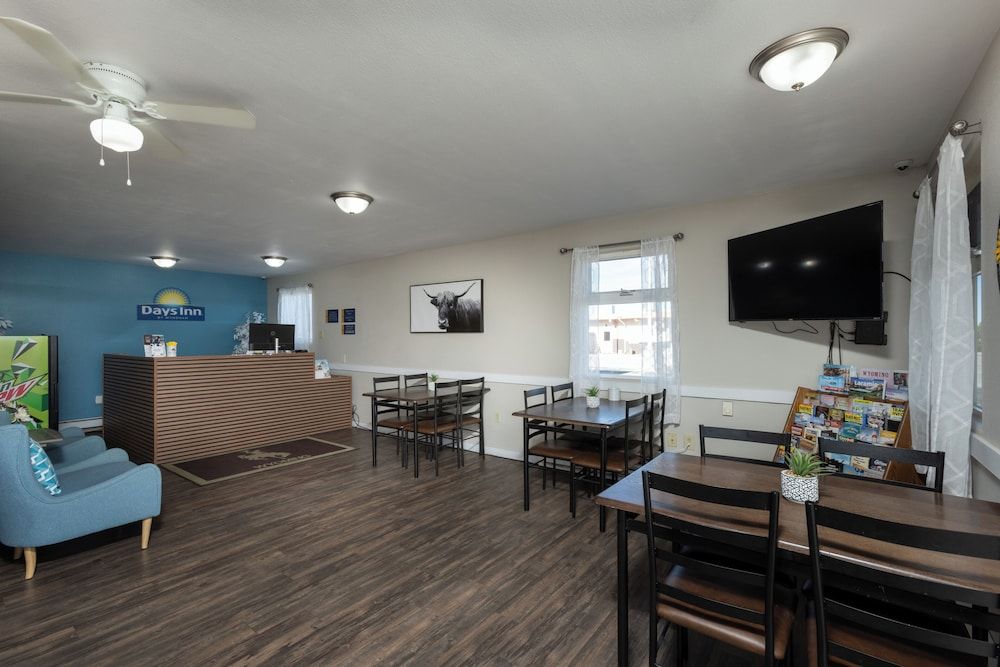 Days Inn by Wyndham Wheatland 3