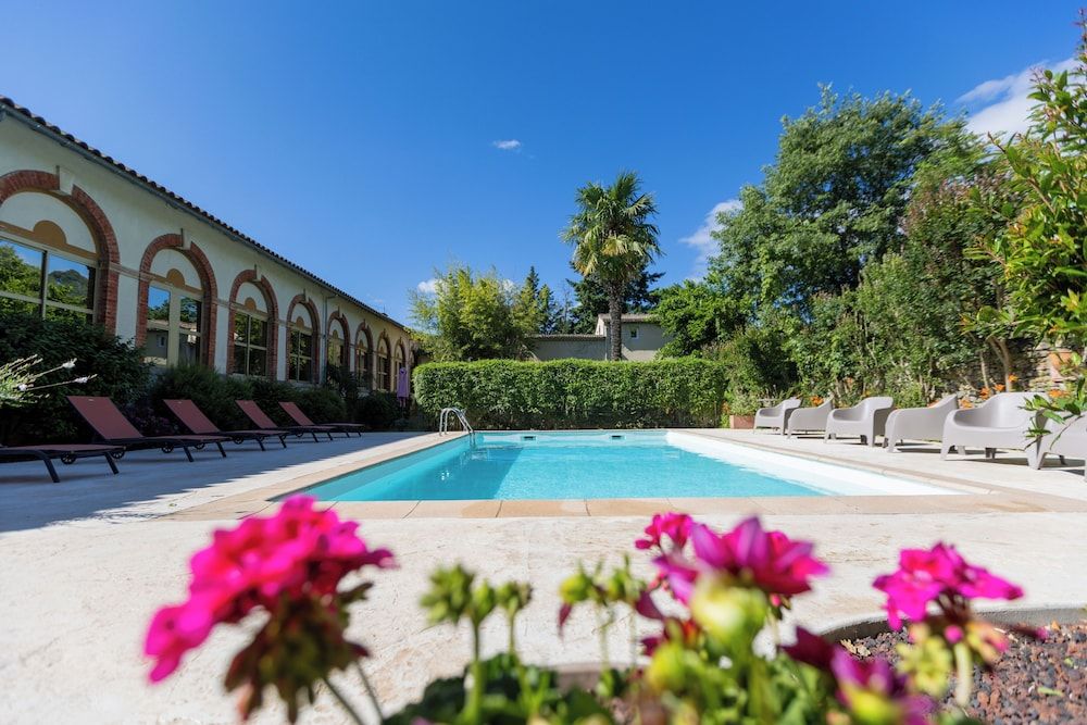 Hotel Les Bellugues 2 estrelas em Saint-Jean-du-Gard