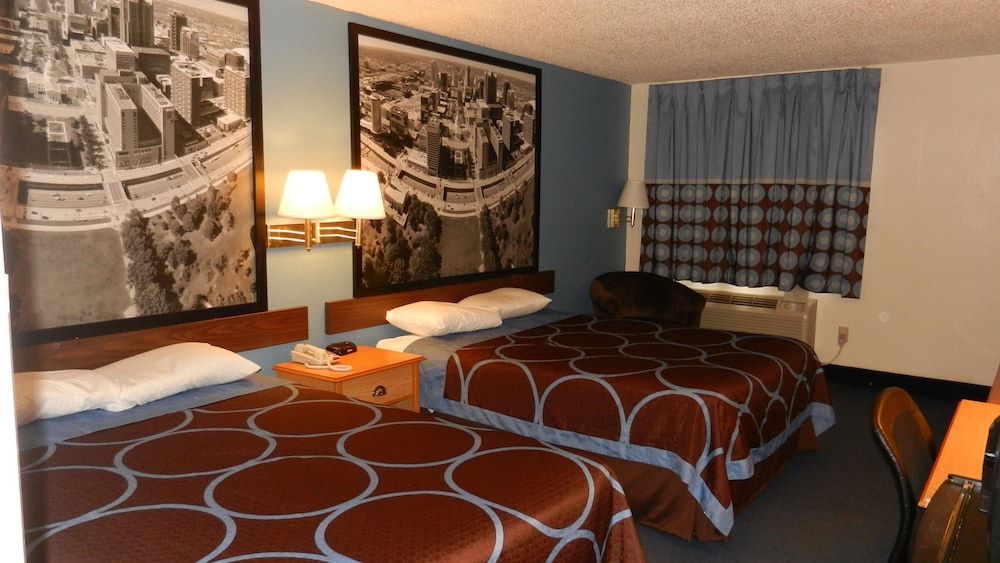 Super 8 by Wyndham Potosi 3