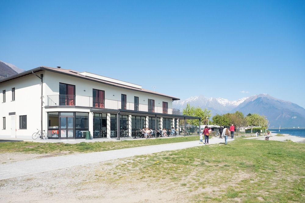 Lake Como Beach Hostel -1 estrellas en Domaso