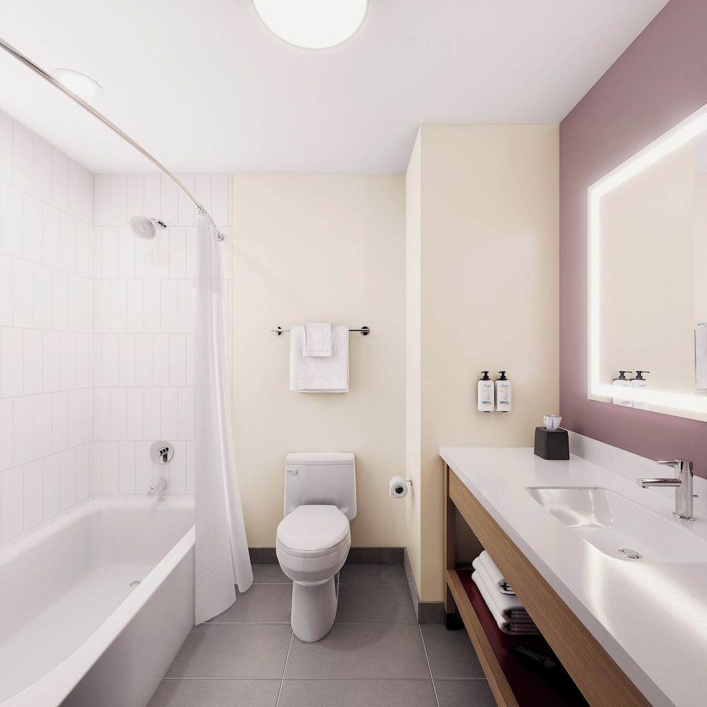 Garner Hotel Victoria - East by IHG 2