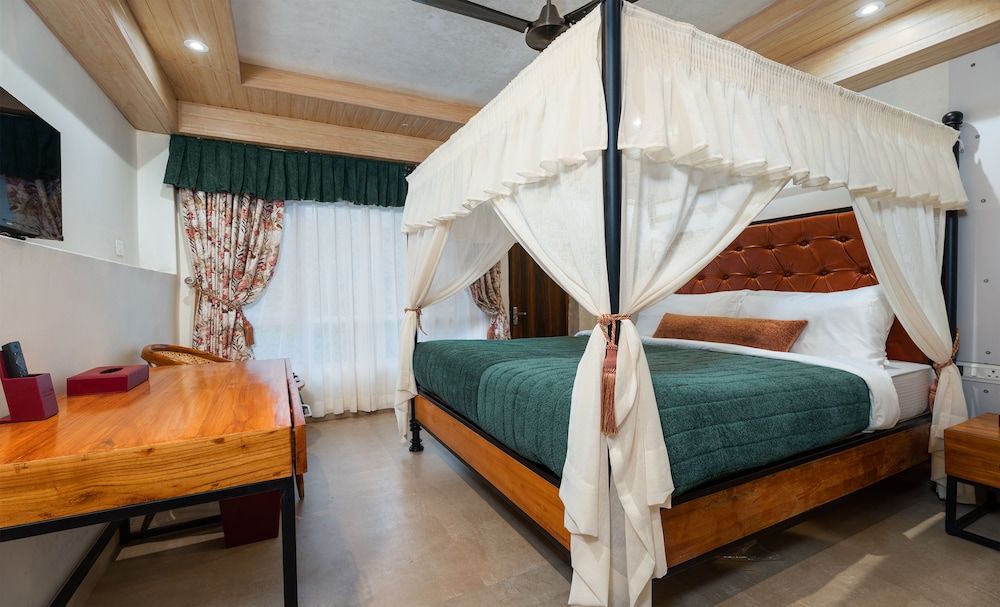 Summit Bougainvillea Tea Resort 2