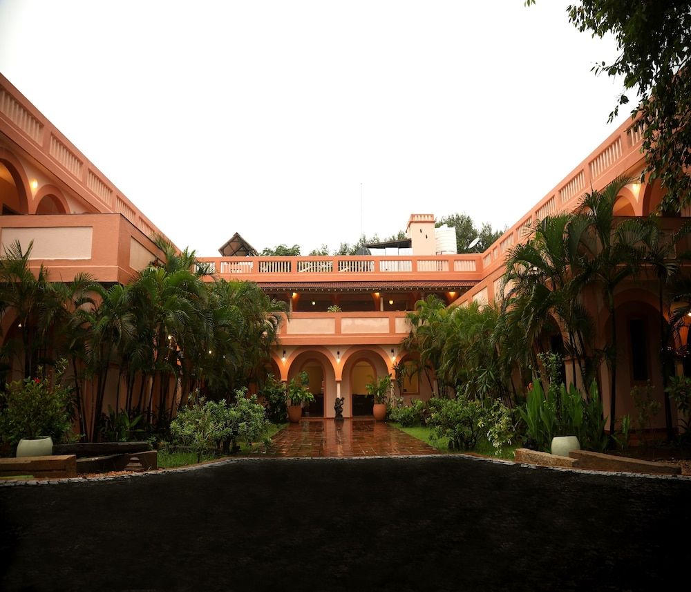 Mango Hill La Serene Puducherry 4 estrellas en Pūrnānkuppam