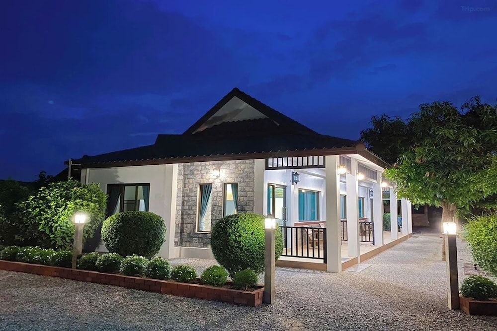 Sanaepatan Home Resort 2 estrellas en Ban Buak Khang